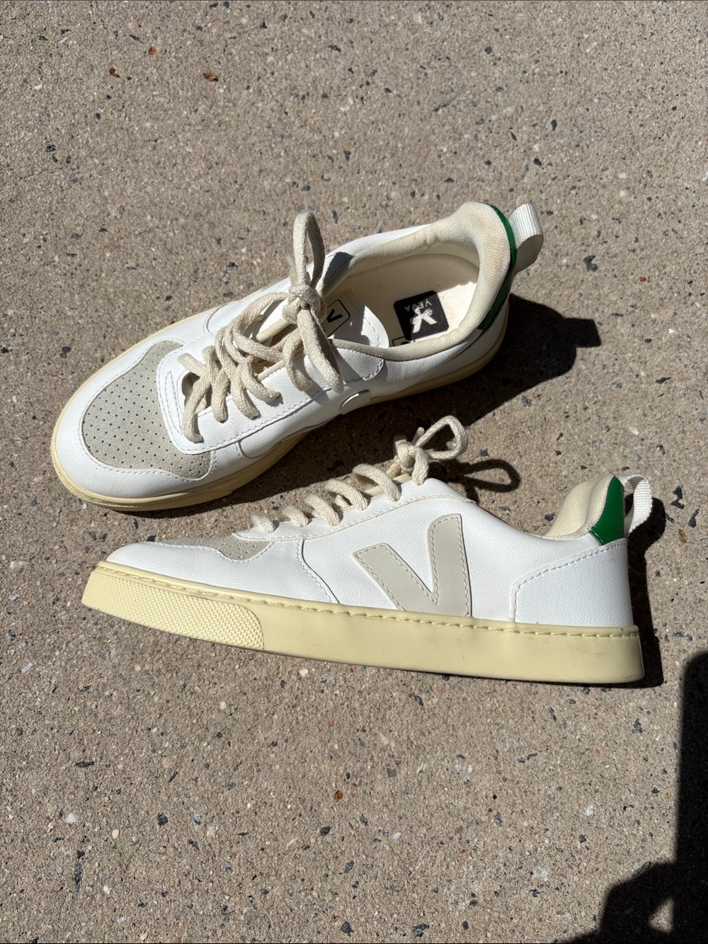 Veja Sneakers in White with Green Heel Tab EUR 36 US 5